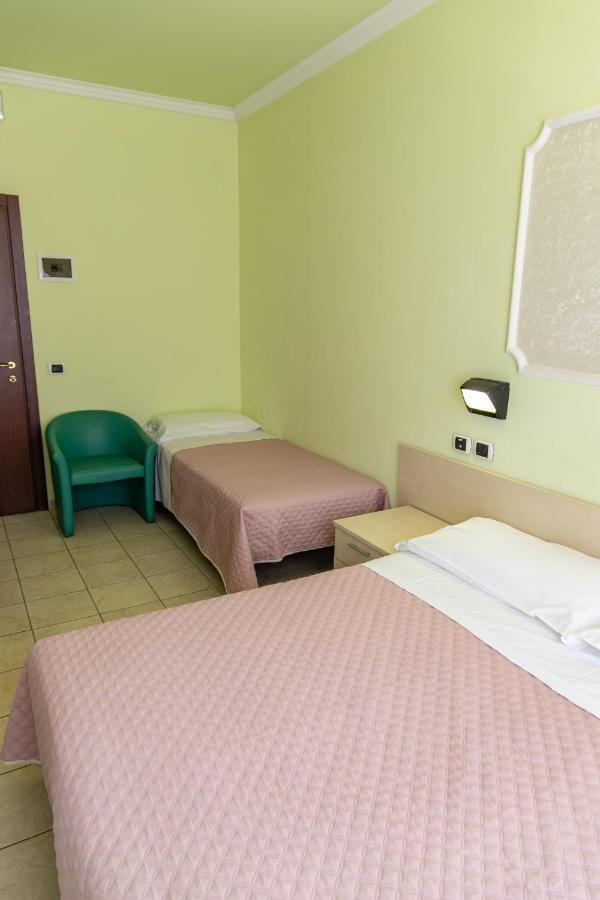 Hotel Liana Rimini Exterior photo