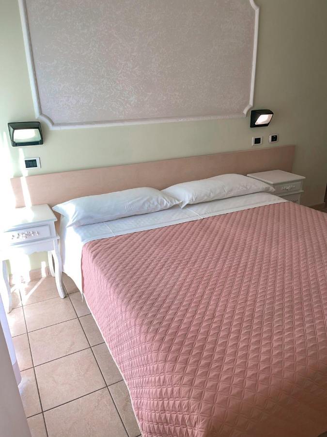 Hotel Liana Rimini Exterior photo