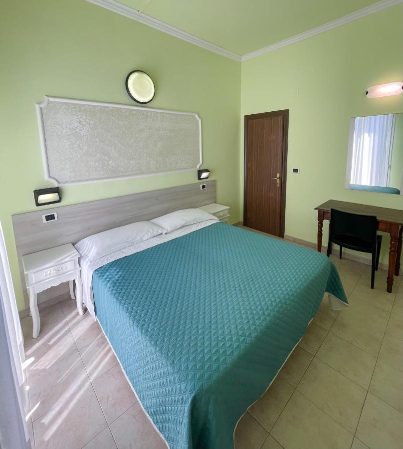 Hotel Liana Rimini Exterior photo