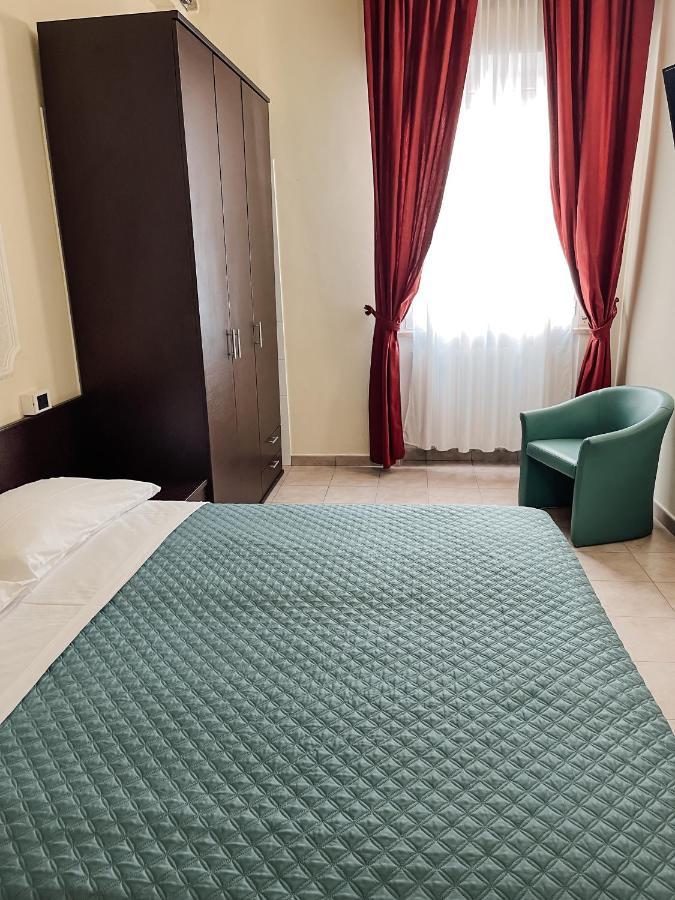 Hotel Liana Rimini Exterior photo